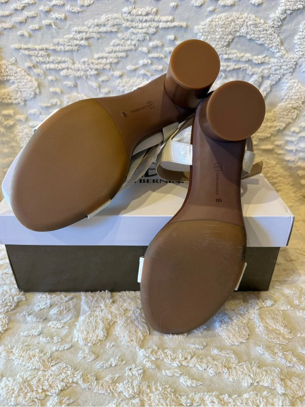 Giani Bernini White Croc-Embossed Leather Block Heel Sandals #653